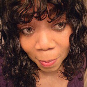 Meet your Posher, Yolanda